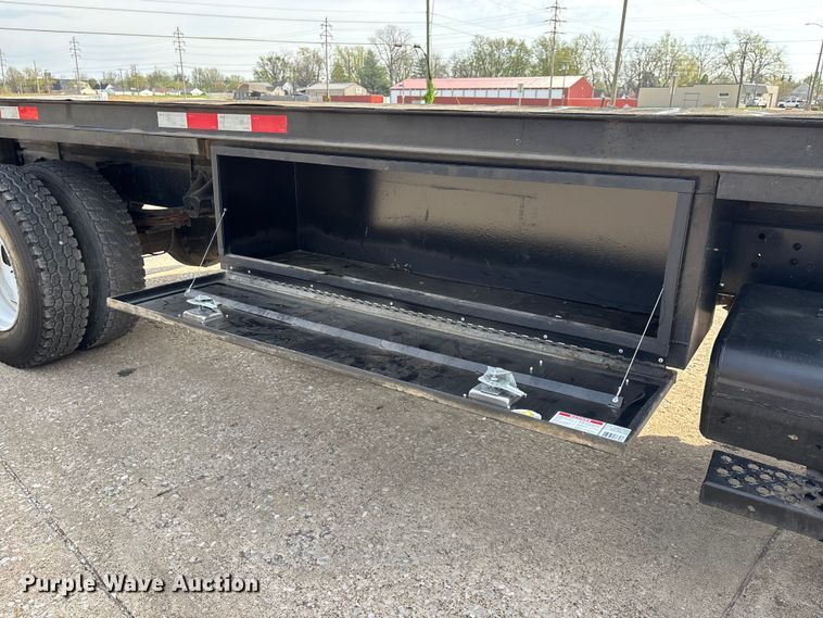 image for item DT0133 2008 Chevrolet C6500 flatbed truck