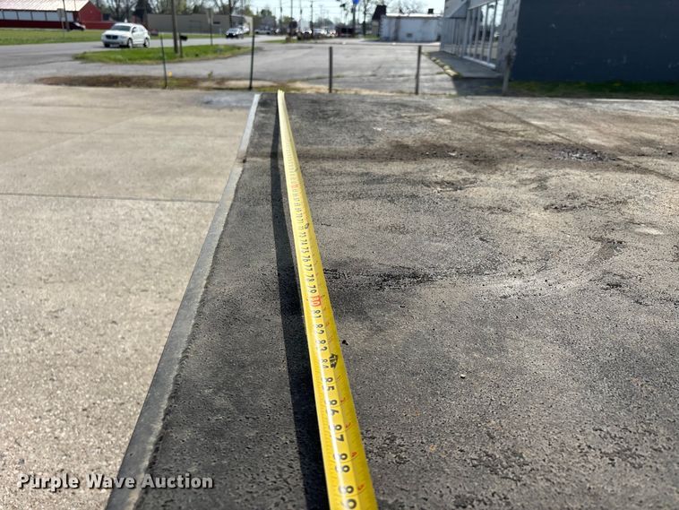 image for item DT0133 2008 Chevrolet C6500 flatbed truck