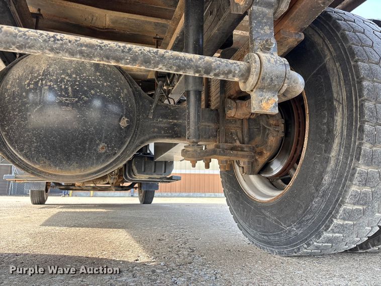 image for item DT0133 2008 Chevrolet C6500 flatbed truck