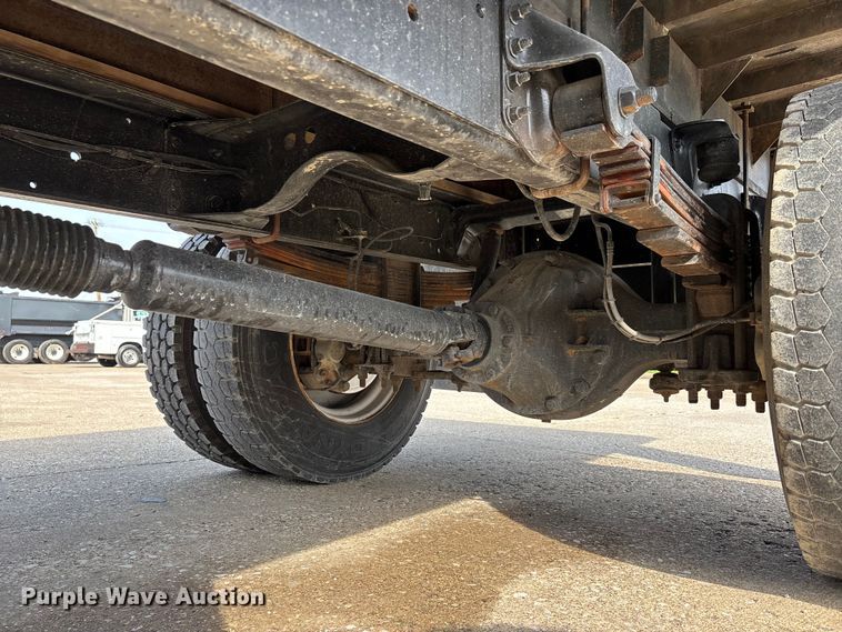 image for item DT0133 2008 Chevrolet C6500 flatbed truck