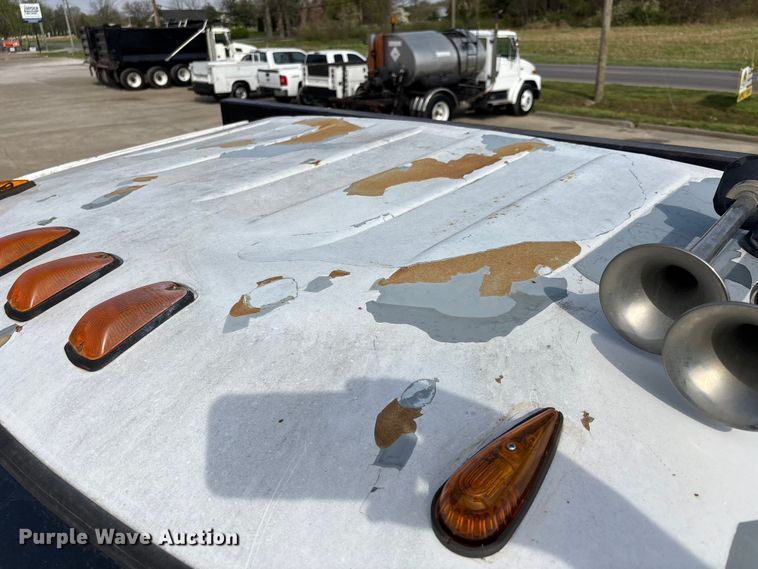 image for item DT0133 2008 Chevrolet C6500 flatbed truck