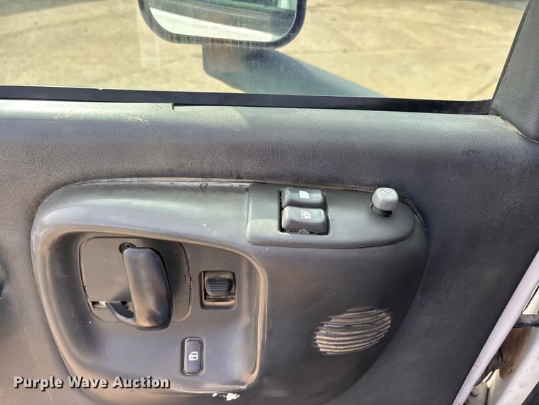 image for item DT0133 2008 Chevrolet C6500 flatbed truck