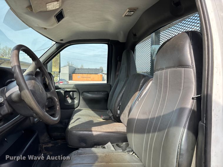 image for item DT0133 2008 Chevrolet C6500 flatbed truck