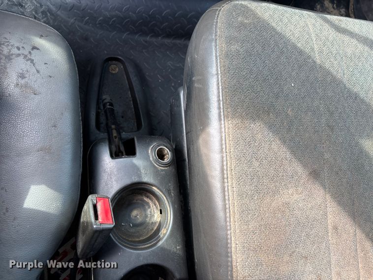 image for item DT0133 2008 Chevrolet C6500 flatbed truck