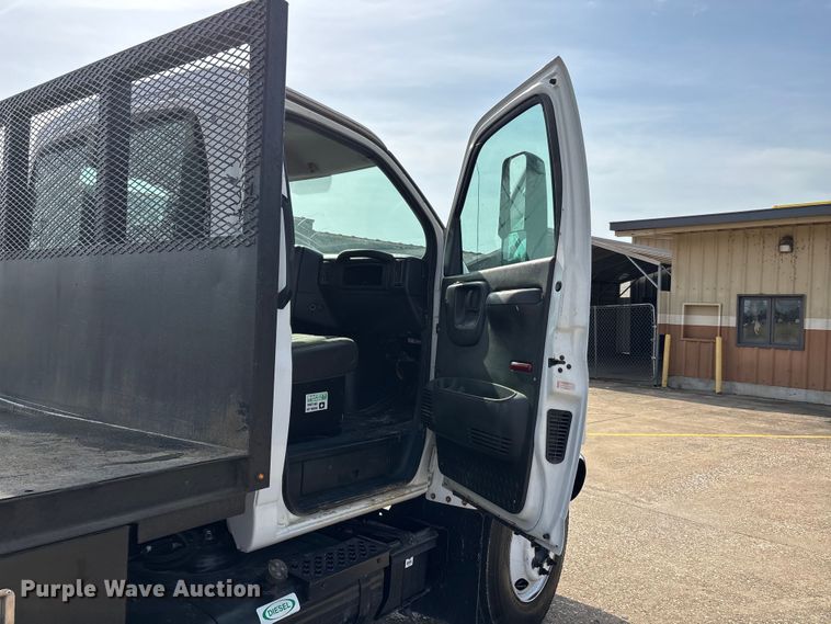 image for item DT0133 2008 Chevrolet C6500 flatbed truck