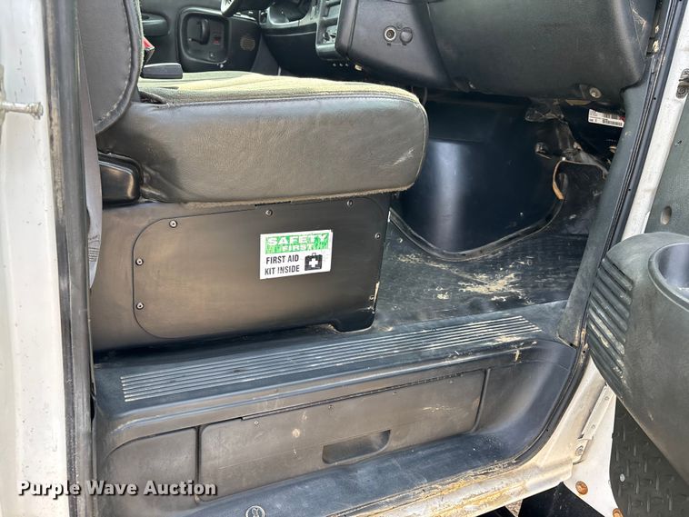 image for item DT0133 2008 Chevrolet C6500 flatbed truck