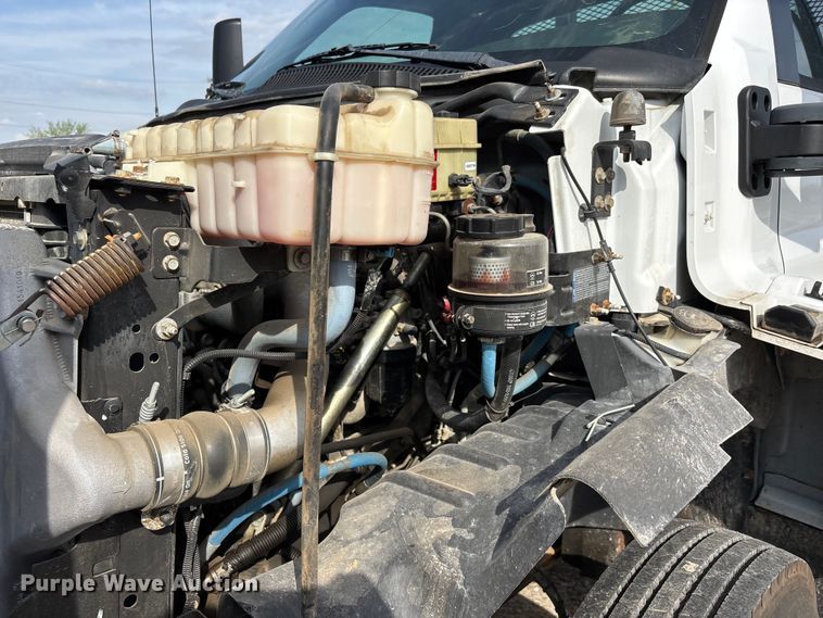 image for item DT0133 2008 Chevrolet C6500 flatbed truck