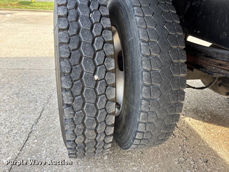 image for item DT0133 2008 Chevrolet C6500 flatbed truck