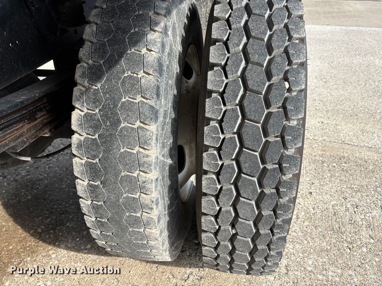 image for item DT0133 2008 Chevrolet C6500 flatbed truck