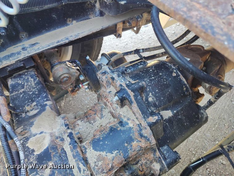 image for item DT0995 2010 Peterbilt 389 semi truck