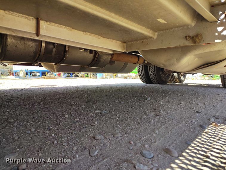 image for item DT0995 2010 Peterbilt 389 semi truck