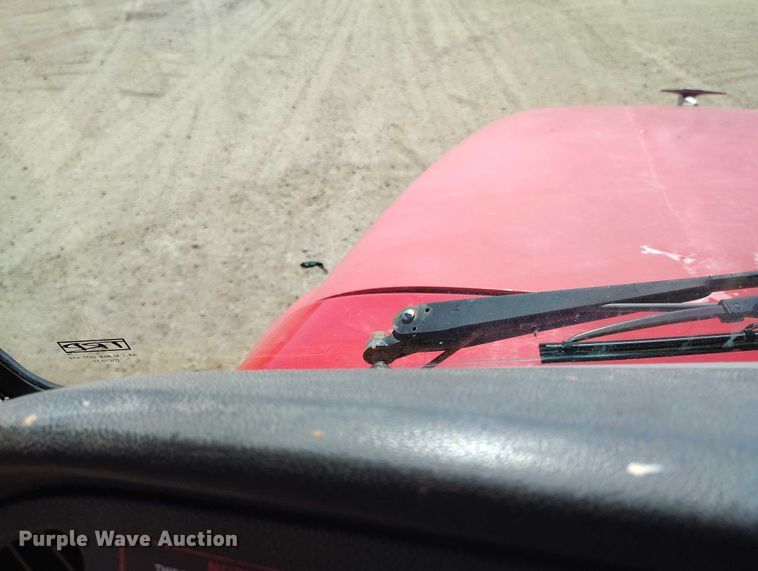 image for item DT0995 2010 Peterbilt 389 semi truck