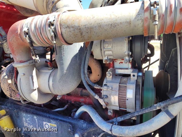 image for item DT0995 2010 Peterbilt 389 semi truck