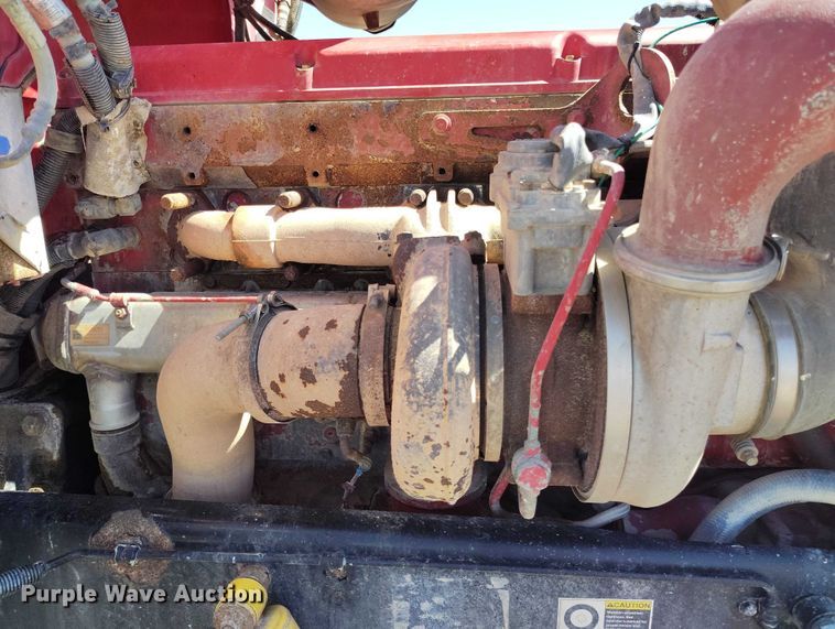 image for item DT0995 2010 Peterbilt 389 semi truck