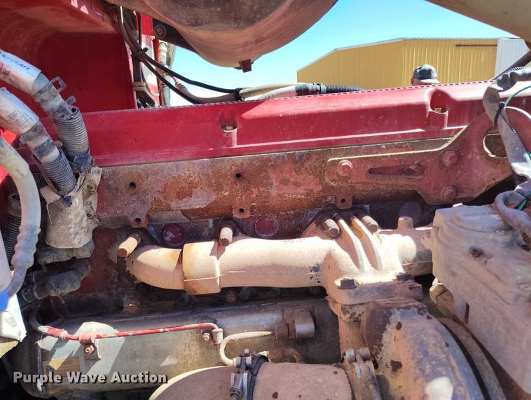 image for item DT0995 2010 Peterbilt 389 semi truck