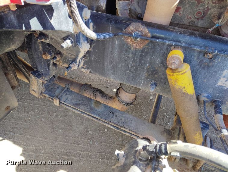 image for item DT0995 2010 Peterbilt 389 semi truck