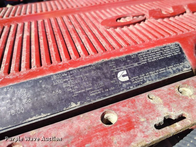 image for item DT0995 2010 Peterbilt 389 semi truck