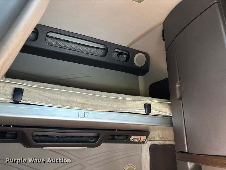 image for item DU0443 2013 Volvo VNL semi truck