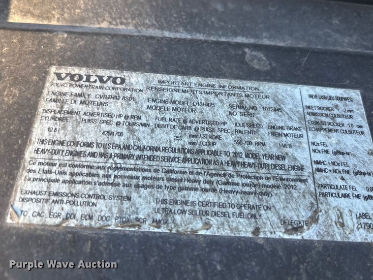 image for item DU0443 2013 Volvo VNL semi truck