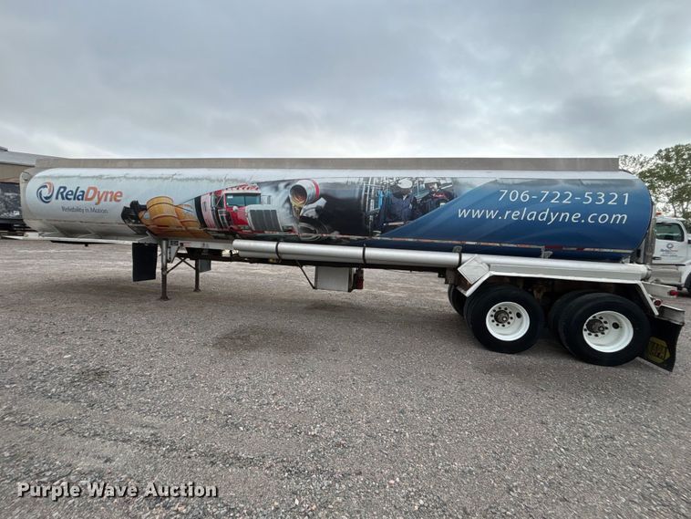 image for item DU0453 1974 Great Dane tank trailer