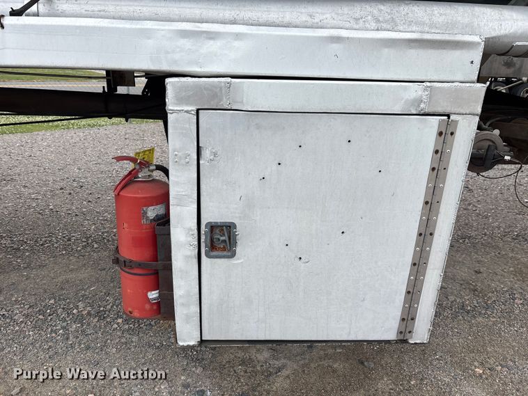 image for item DU0453 1974 Great Dane tank trailer