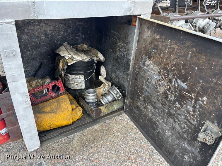 image for item DU0453 1974 Great Dane tank trailer