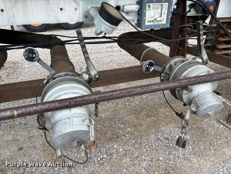 image for item DU0453 1974 Great Dane tank trailer