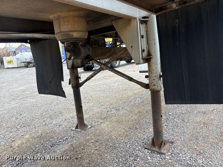 image for item DU0453 1974 Great Dane tank trailer