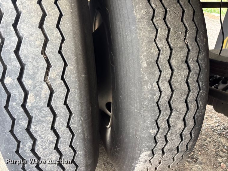 image for item DU0453 1974 Great Dane tank trailer