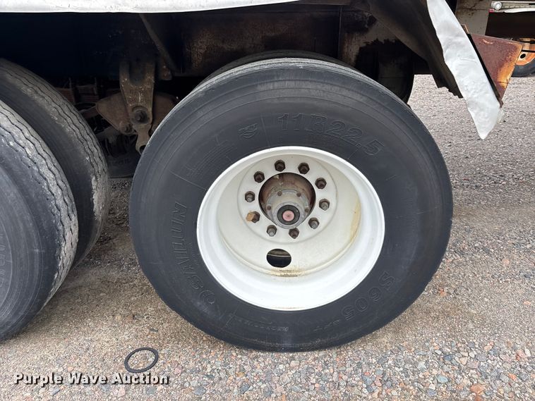 image for item DU0453 1974 Great Dane tank trailer