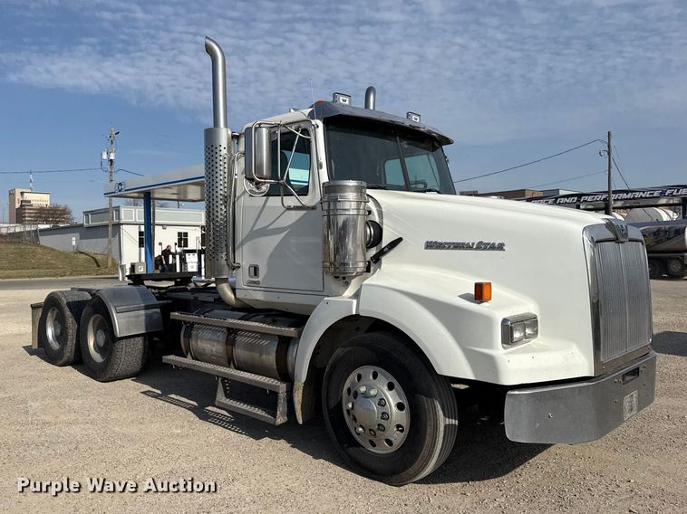 image for item DU3716 2015 Western Star 4900 SB glider kit semi truck 