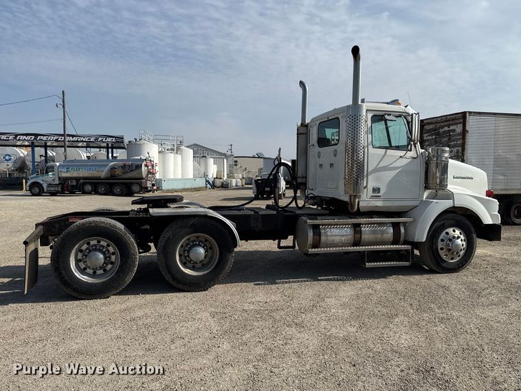 image for item DU3716 2015 Western Star 4900 SB glider kit semi truck 