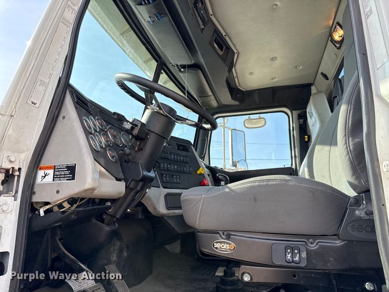 image for item DU3716 2015 Western Star 4900 SB glider kit semi truck 