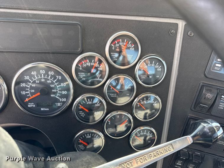 image for item DU3716 2015 Western Star 4900 SB glider kit semi truck 