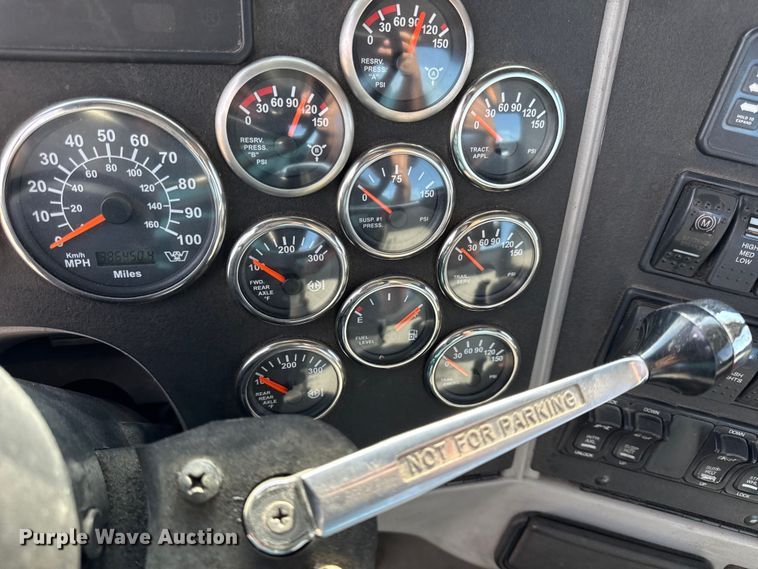 image for item DU3716 2015 Western Star 4900 SB glider kit semi truck 