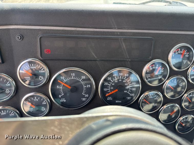 image for item DU3716 2015 Western Star 4900 SB glider kit semi truck 