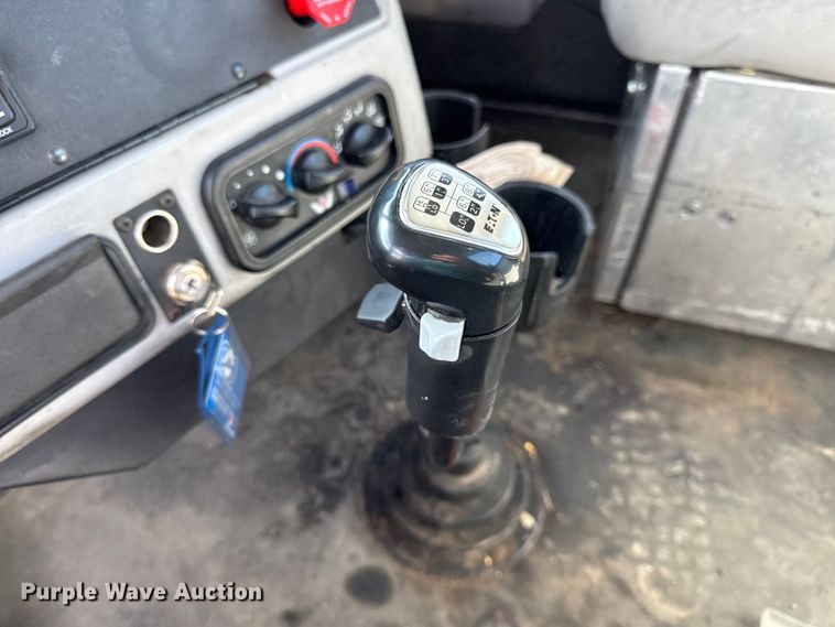 image for item DU3716 2015 Western Star 4900 SB glider kit semi truck 