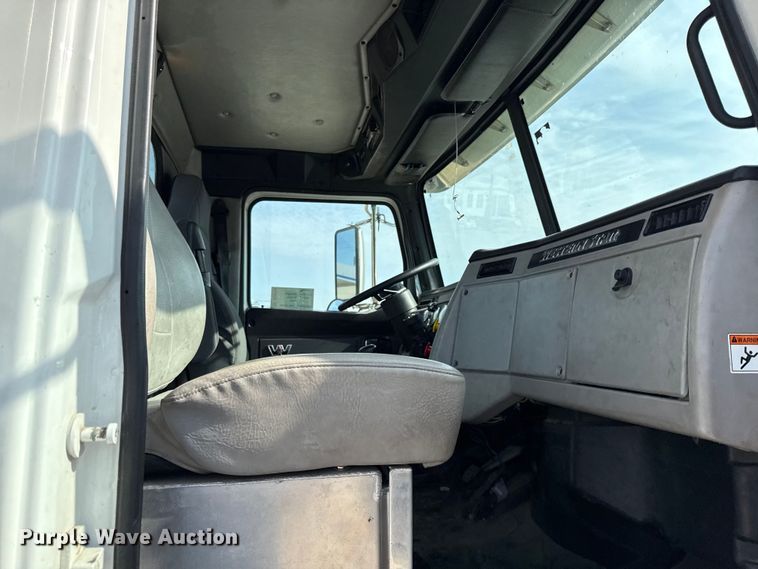 image for item DU3716 2015 Western Star 4900 SB glider kit semi truck 