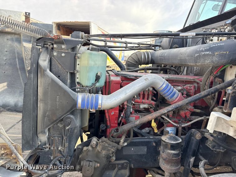 image for item DU3716 2015 Western Star 4900 SB glider kit semi truck 