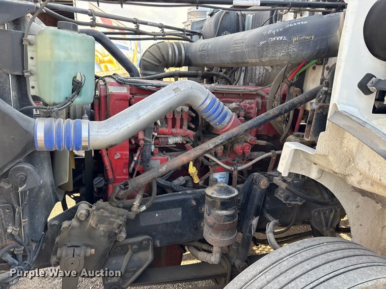 image for item DU3716 2015 Western Star 4900 SB glider kit semi truck 