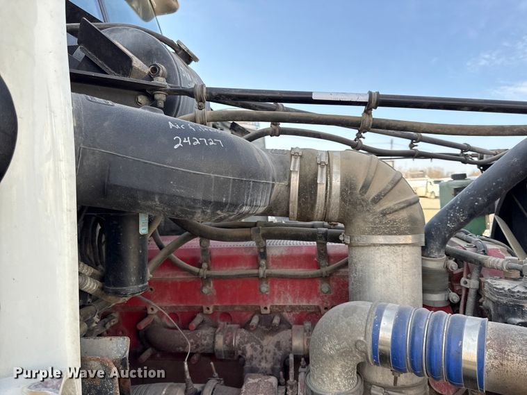 image for item DU3716 2015 Western Star 4900 SB glider kit semi truck 