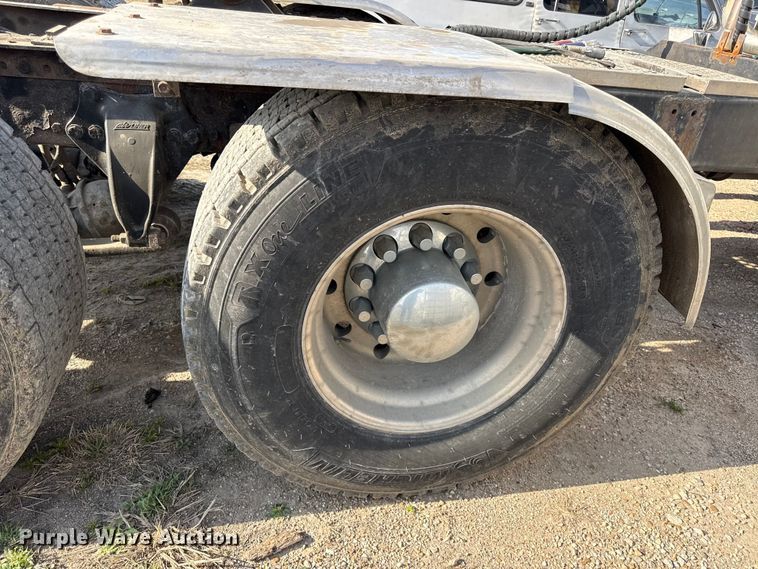 image for item DU3716 2015 Western Star 4900 SB glider kit semi truck 