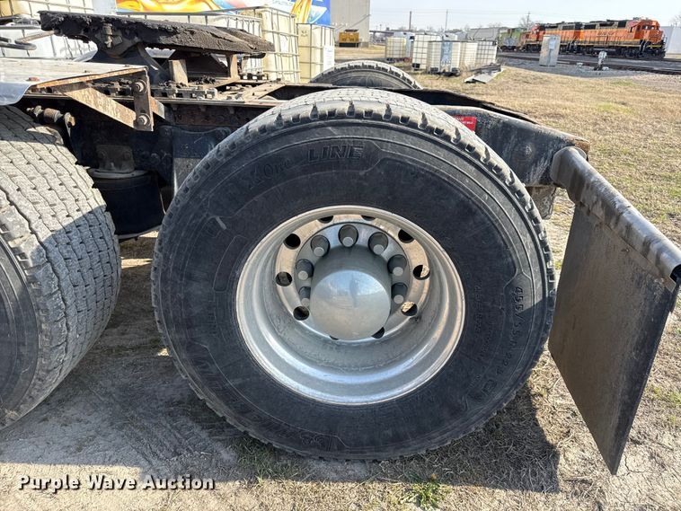 image for item DU3716 2015 Western Star 4900 SB glider kit semi truck 