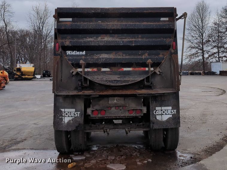 image for item DV0839 2002 Midland St2400 end dump trailer