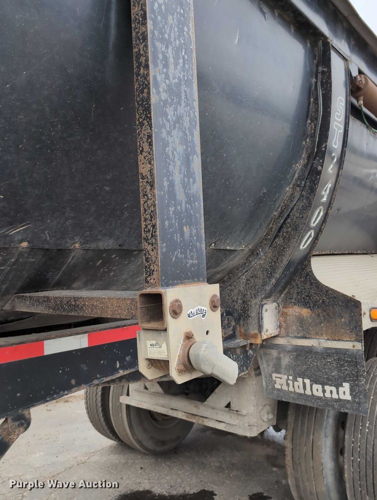 image for item DV0839 2002 Midland St2400 end dump trailer