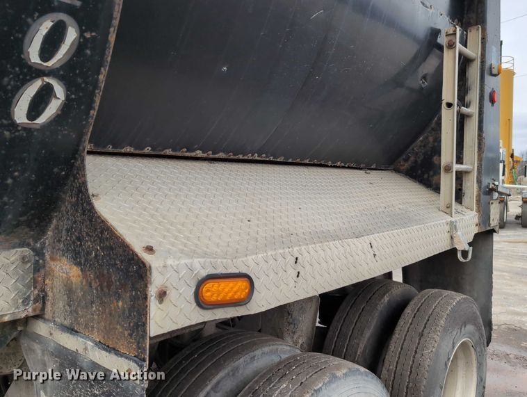 image for item DV0839 2002 Midland St2400 end dump trailer