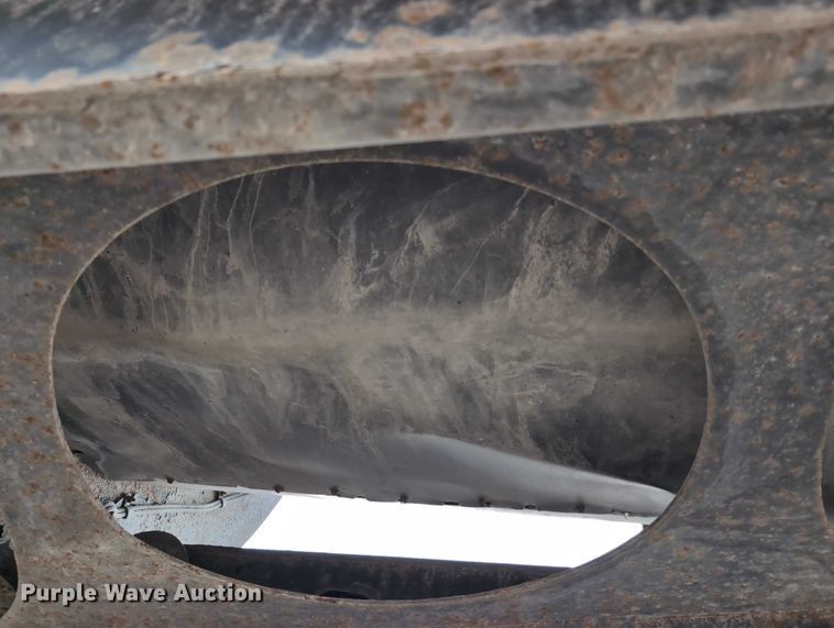 image for item DV0839 2002 Midland St2400 end dump trailer