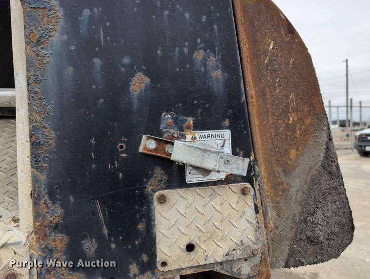 image for item DV0839 2002 Midland St2400 end dump trailer