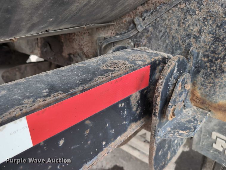 image for item DV0839 2002 Midland St2400 end dump trailer