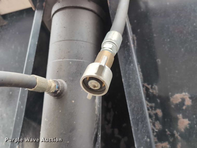 image for item DV0839 2002 Midland St2400 end dump trailer